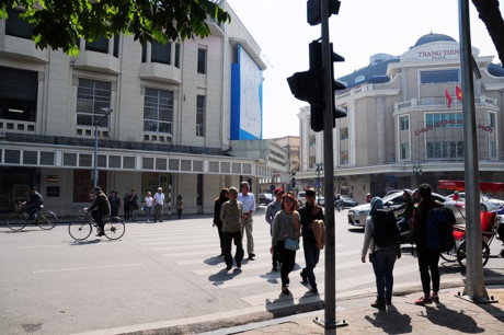 How best to cross the street in Hanoi traffic?